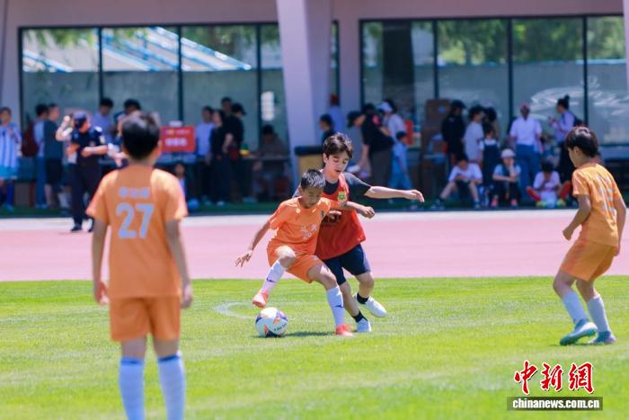 2026年“奔跑吧·少年”中外青少年亲子体育嘉年华在北京举行