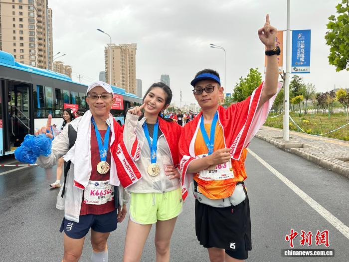 台湾“跑旅团”在兰马：享受跑步，乐在途中