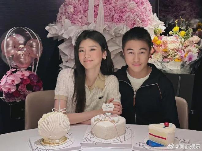 奚梦瑶何猷君下周举行婚礼，领证近7年，育有一儿一女